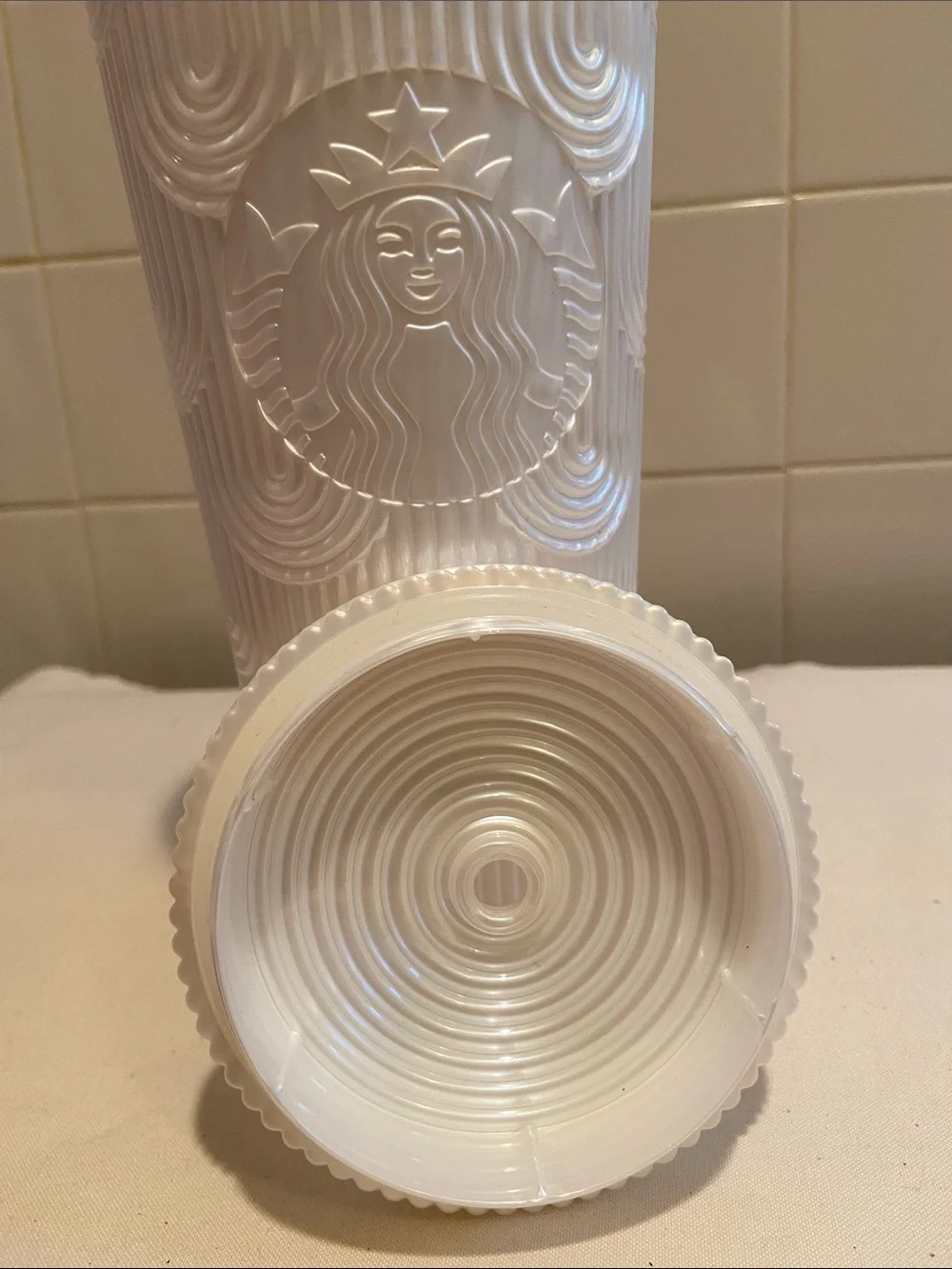 🌸Starbucks 2022 White Pearl Shell Mermaid  Cold Cup Tumbler 24oz No - Straw